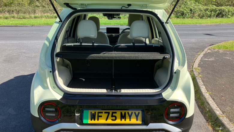 Hyundai INSTER 85kW 02 49kWh 5dr Auto Electric Hatchback